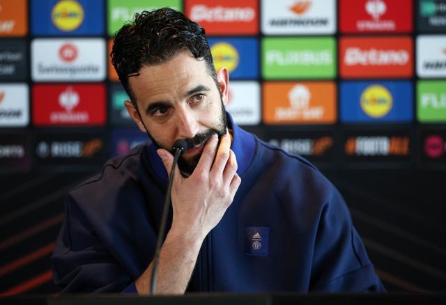 前曼联面临, 半的合同